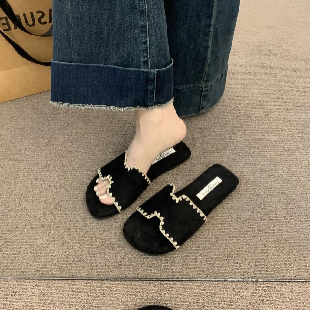 Gentle Red Open-toed Slippers for Women's Summer Wear 2025 New Versatile Flat-bottomed Holiday H Cool Slippers