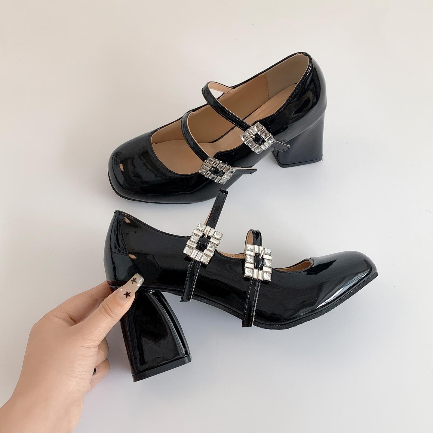 

Black French retro small thick heel high heels women s summer 2025 new with skirt light mouth Mary Jane single shoes 35