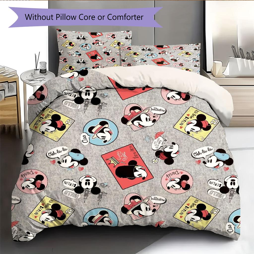 A Soft, Creamy Mickey & Minnie Print Bedding Set – The Perfect Choice for Decorating A Child's Bedroom. Comfortable and Warm.