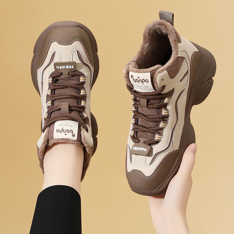 Autumn and winter models heightened thickened leather sneakers women's soft soles versatile new black