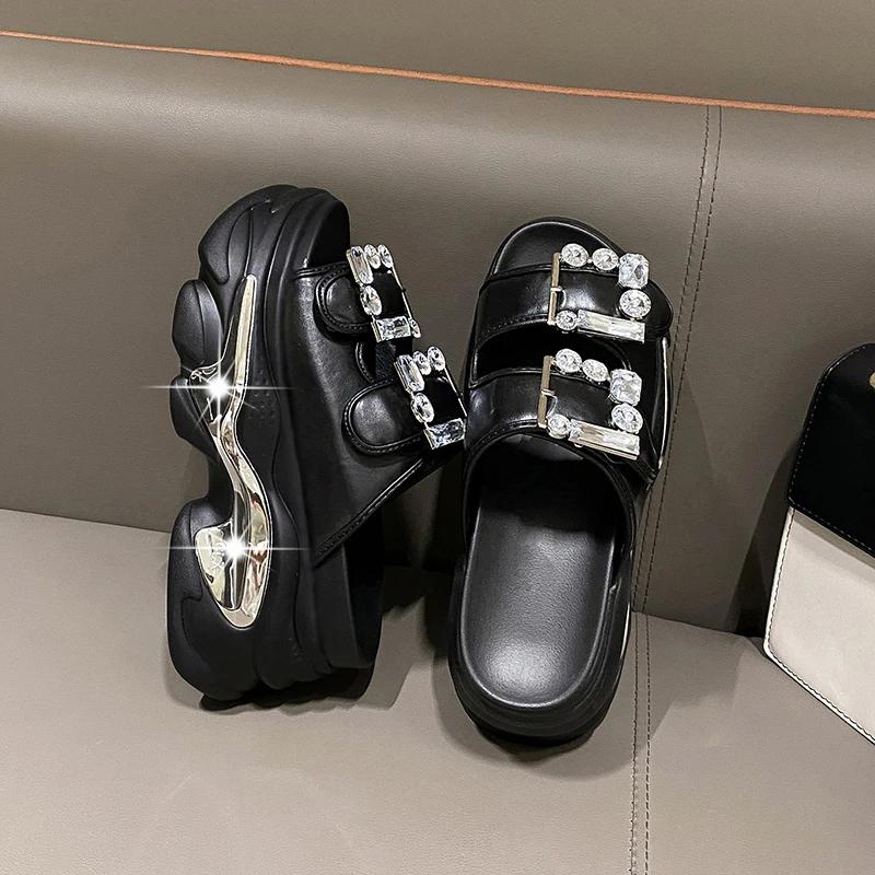 Moda Novas Mulheres Verão Chinelos Flip-Flops Senhoras Praia Bling Sapatos Sapatos de Salto Cunha Mulher Plataforma Alta Chinelos Sandálias Externas 8CM