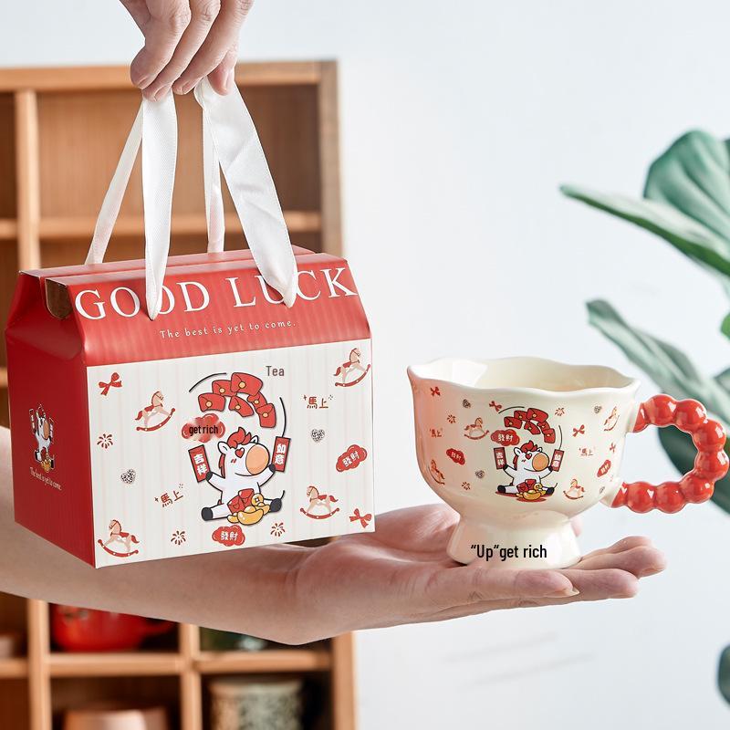 Hochwertige Cartoon-Keramiktasse Geschenk: Niedliches Mädchen-Design, Weihnachtssouvenir, Wasserbecher in Geschenkbox