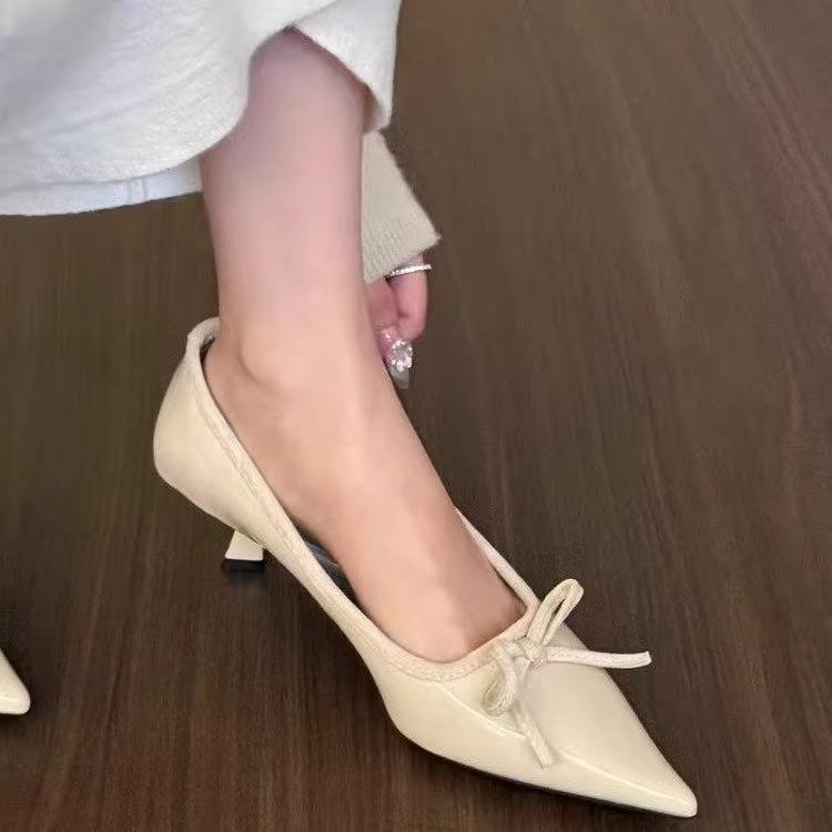 Huge good-looking~ Spring 2025 new versatile patent leather shallow mouth single shoes pointed thin heel bow high heels women