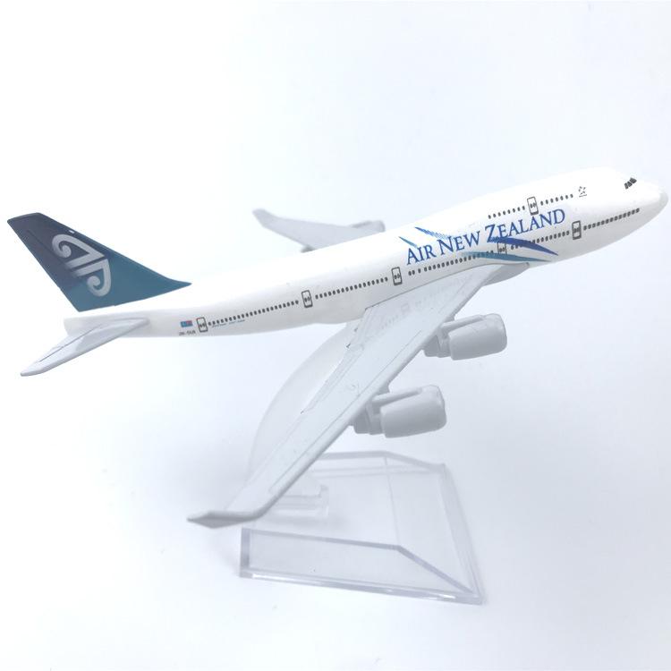 

16CM Alloy Airplane Model New Zealand 747 Collectible With Landing Gear Children s Toy Gift
