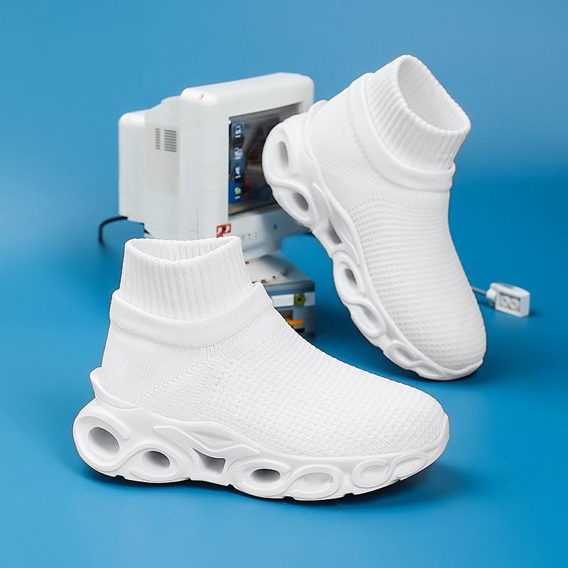 Children's fly-woven sports shoes spring and summer new boys and girls breathable mesh lightweight versatile one-pedal socks shoes