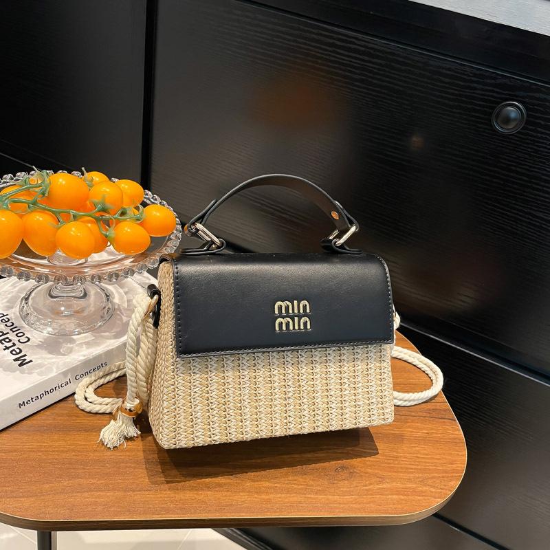 Niche design bag women's new fashion versatile shoulder messenger bag high-end straw handbag