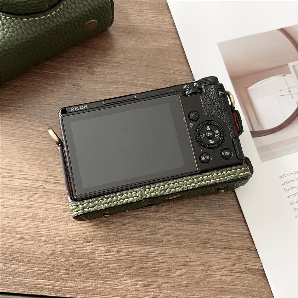 Luxuriöse handgefertigte PU-Ledertasche für Ricoh GR3 GR3X Unterseite offen Ganzkörperabdeckung mit Riemen