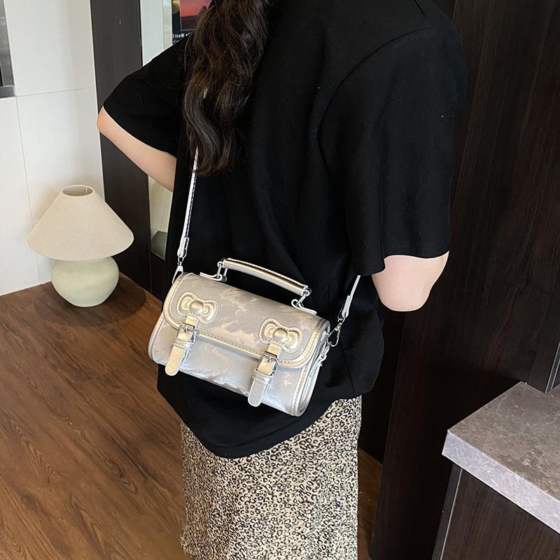 College Style Shoulder Bag Women's New Trendy Spring and Summer Fashion Messenger Versatile Sweet Portable Small Square Bag