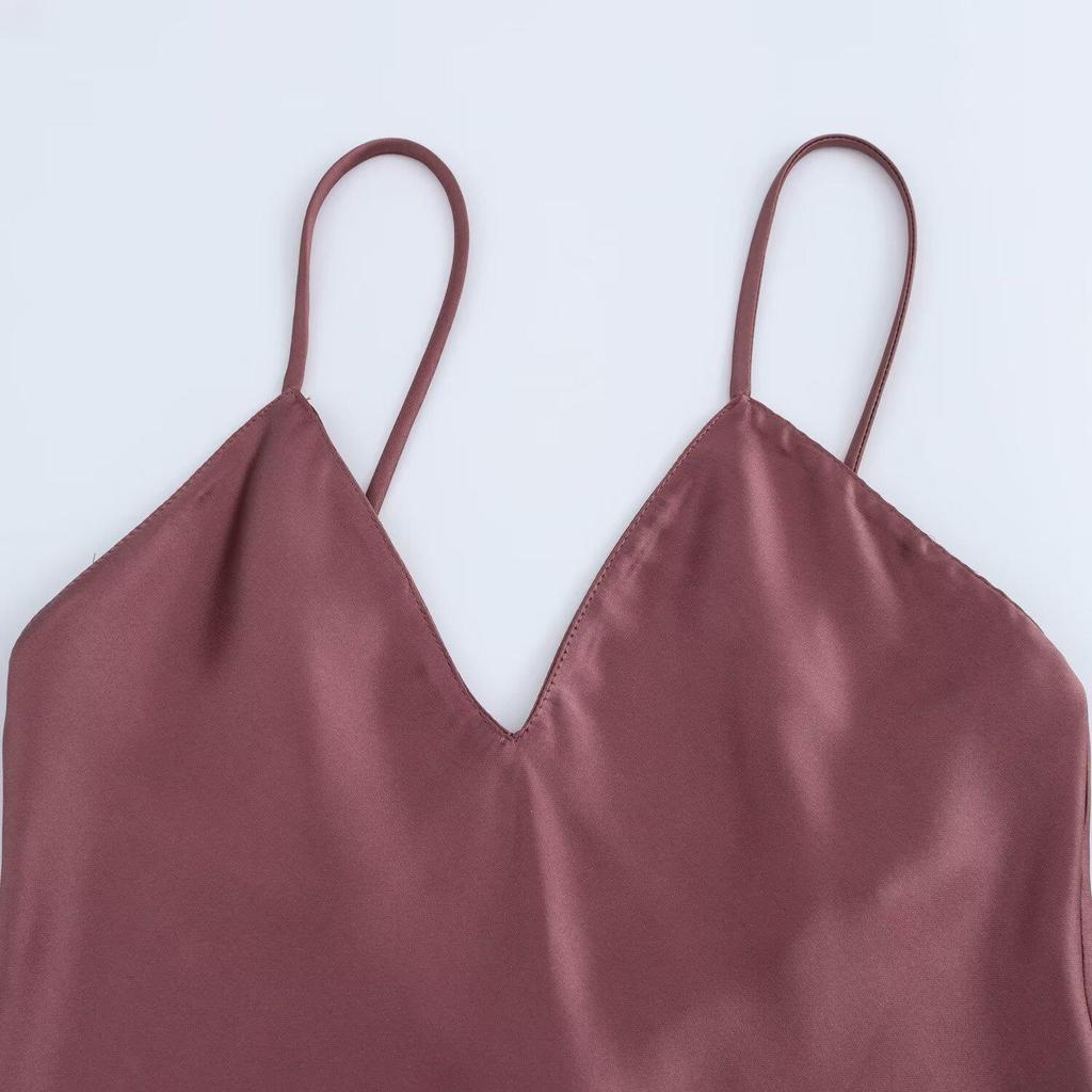 Dámské saténové slipové šaty bez ramínek s výstřihem do V na jaro 2025