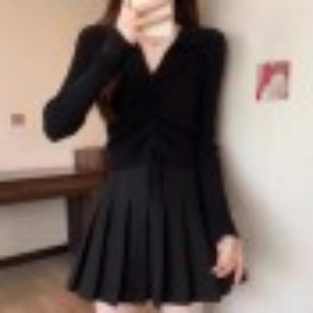 A New Large-sized Irregular Drawstring Top for Women's Autumn Wear with A Polo Collar and Shoulder