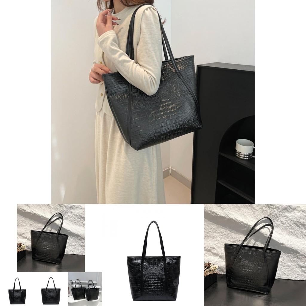 Fashionable Black Crocodile Pattern Tote Bag With Zipper Closure For Everyday Essentials