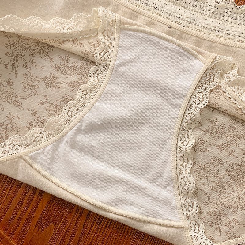 Ladies Spring and Autumn Vintage Floral Lace Cotton Antibacterial Extended Crotch Breathable Briefs