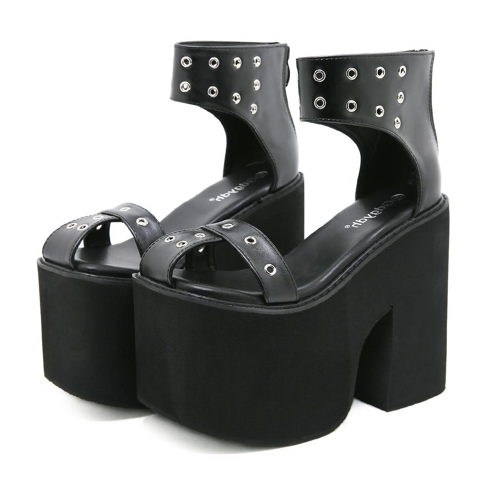 

Gdgydh Summer Wide Fit Heeled Sandals Women Metal Rivet Punk Wedge Heels Platform Sandals Ankle Strap Ladies Cosplay Shoes 35 чёрный