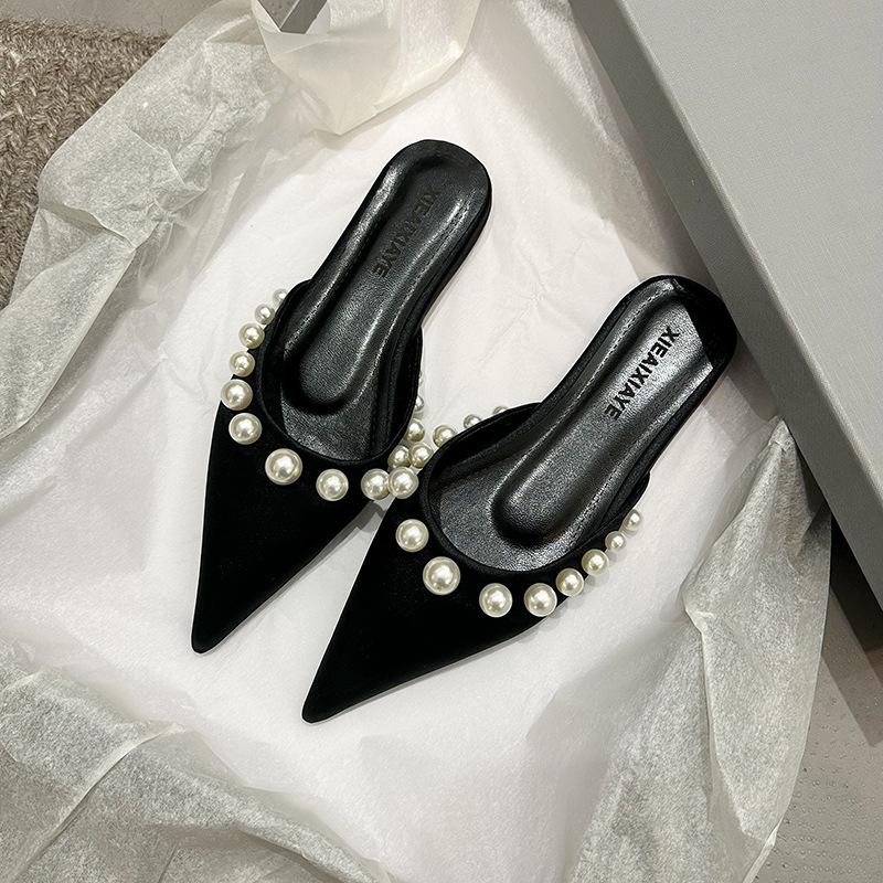Flat bottom pointed sandals women wear summer 2025 new gentle French fairy white pearl bag head half slippers