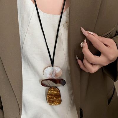 Trendy Bohemia Necklace for Women Advanced Ethnic Style Neck Chain Resin Retro Sweater Chain Clothing Accessories