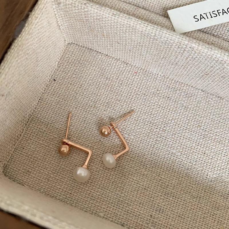 Fashionable and Versatile Post-hanging Baroque Pearl Earrings Female Light Luxury Design Earrings Temperament Senior Sense of Earrings
