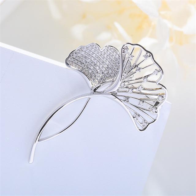 

Брошь в виде листа гинкго женская милая ретро-дизайн Sense Rhinestone Corsage Anti-Empty Brooch Аксессуары для одежды Аксессуары для одежды