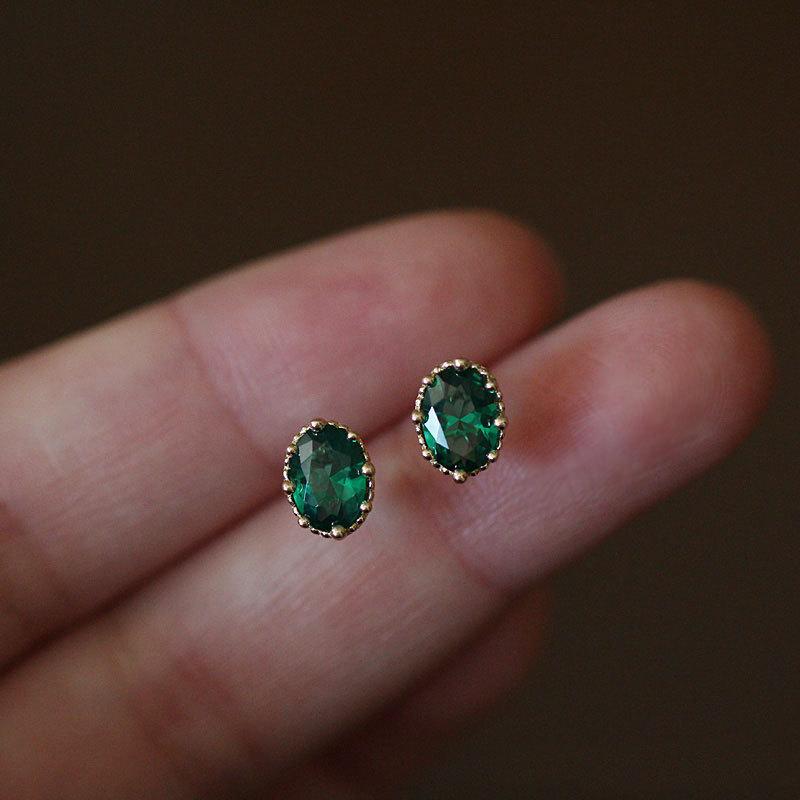 

[Vintage Oval Green Zircon Earrings for Women Simple Commuter Tiny Gold Edge Emerald Green Ear Jewelry]