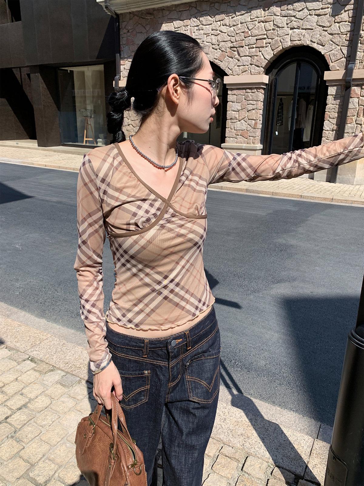 Women s V-neck Plaid T-shirt: Autumn/Winter 2025 Retro Mesh Velvet Long Sleeve One size хаки