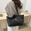 Large Capacity Woven Bag Women's 2025 New Early Autumn Retro Versatile Shoulder Underarm Bag Korean Version Portable Tote Bag