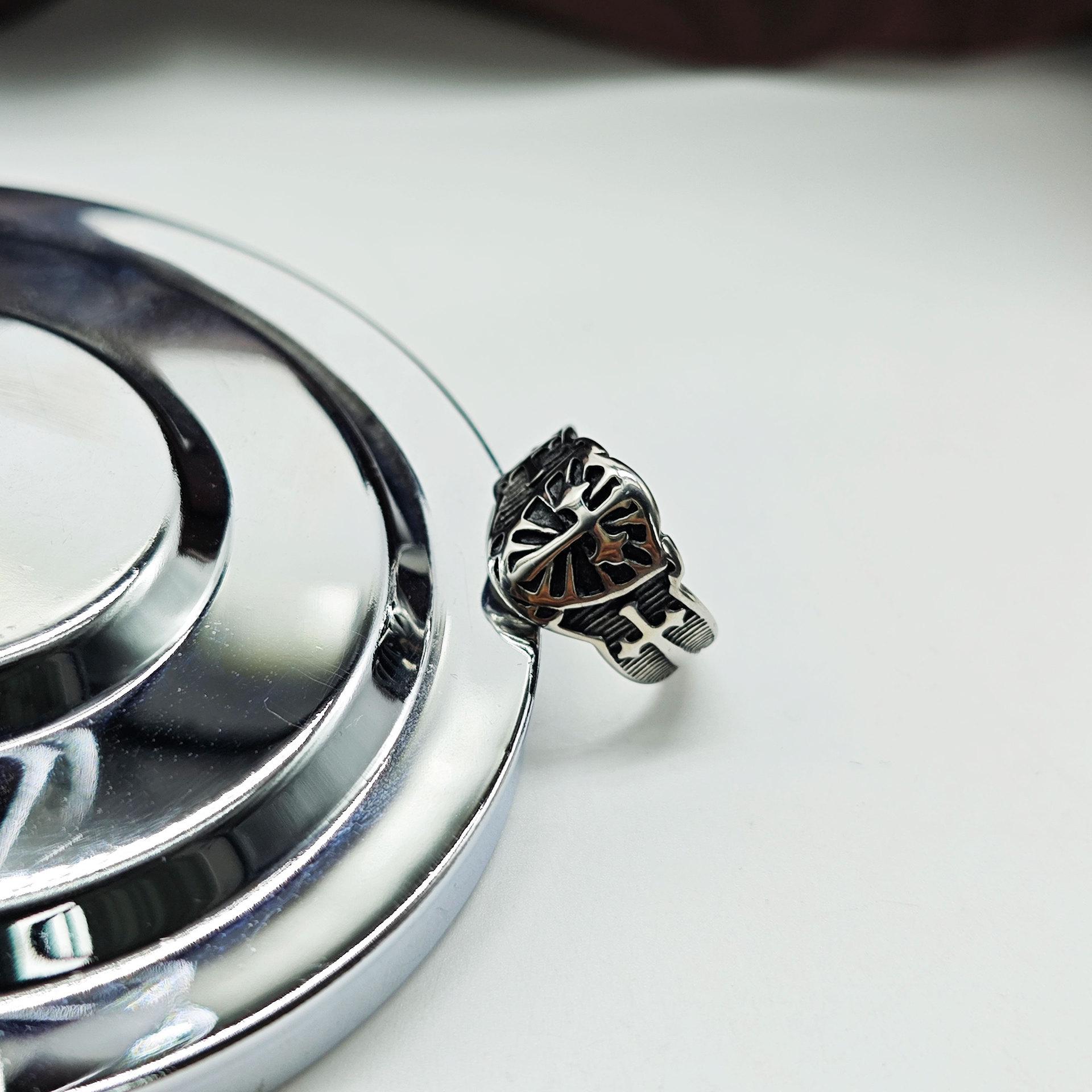 

Retro Crusader Shield Cross Ring: Men s Stainless Steel Handcrafted Jewelry US11 - Circumference 65MM