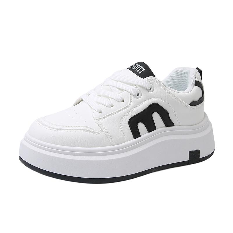 

2025 spring new little white shoes Korean version ins female students platform trend casual sports board shoes casual shoes women 35