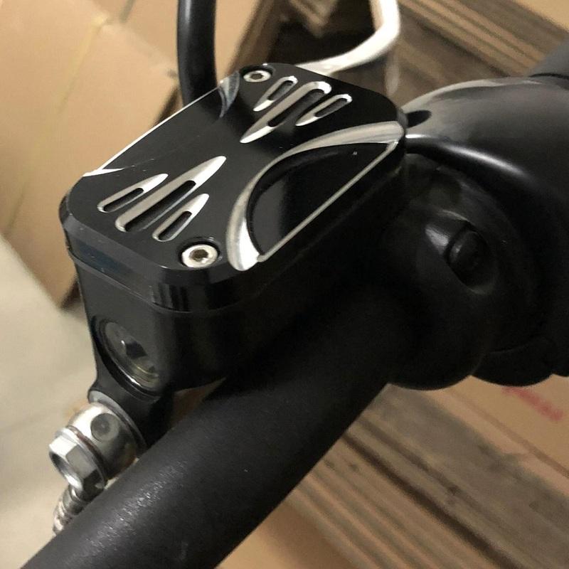 Motorcycle Brake Clutch Reservoir Master Cylinder Cover Cap Fluid Pump Cap Lid For Harley Touring Electra Street Glide Road King