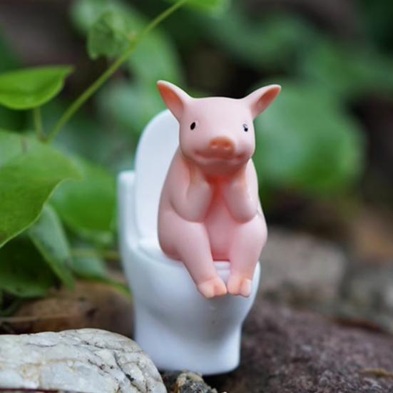 Miniature Pig Statue Pig Sitting On Toilet Mini Animal Toy