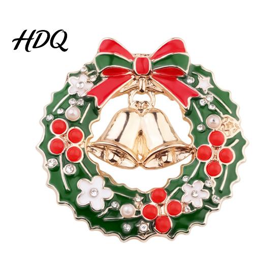 Sparkling Holiday Brooches Christmas Enamel Brooch Pin Santa Snowman Gingerbread Tree Wreath Stocking Pins Bell Jewelry Accessories for Coats