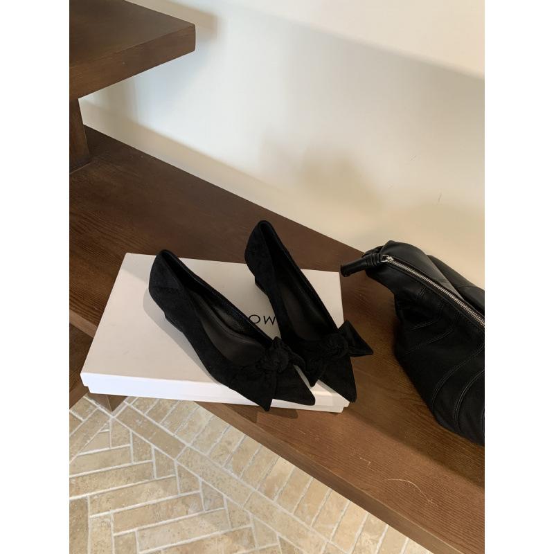 Fairy Style 2025 Autumn New Korean Version Niche Wedge Heel Light Mouth Bow Fashion Pointed Temperament Single Shoe Woman