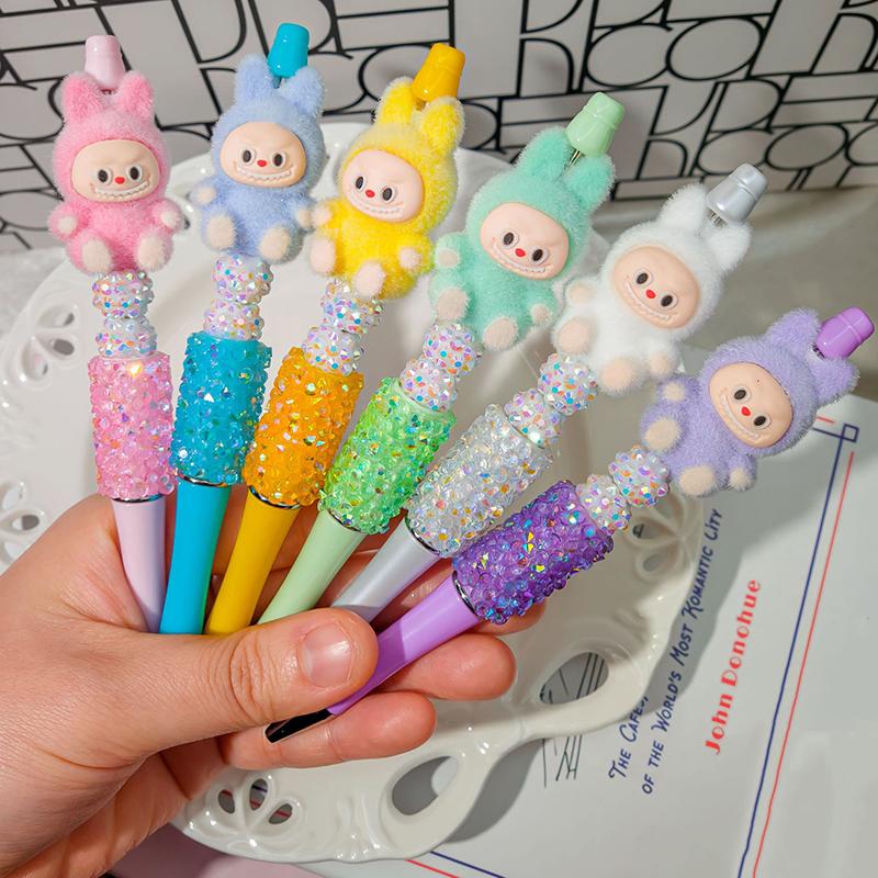 1 kus Flocking Labubu Kawaii Korálkové šňůrkové pero Roztomilá kreslená kuličková tužka Studentské psací potřeby Kancelářské potřeby Dárky