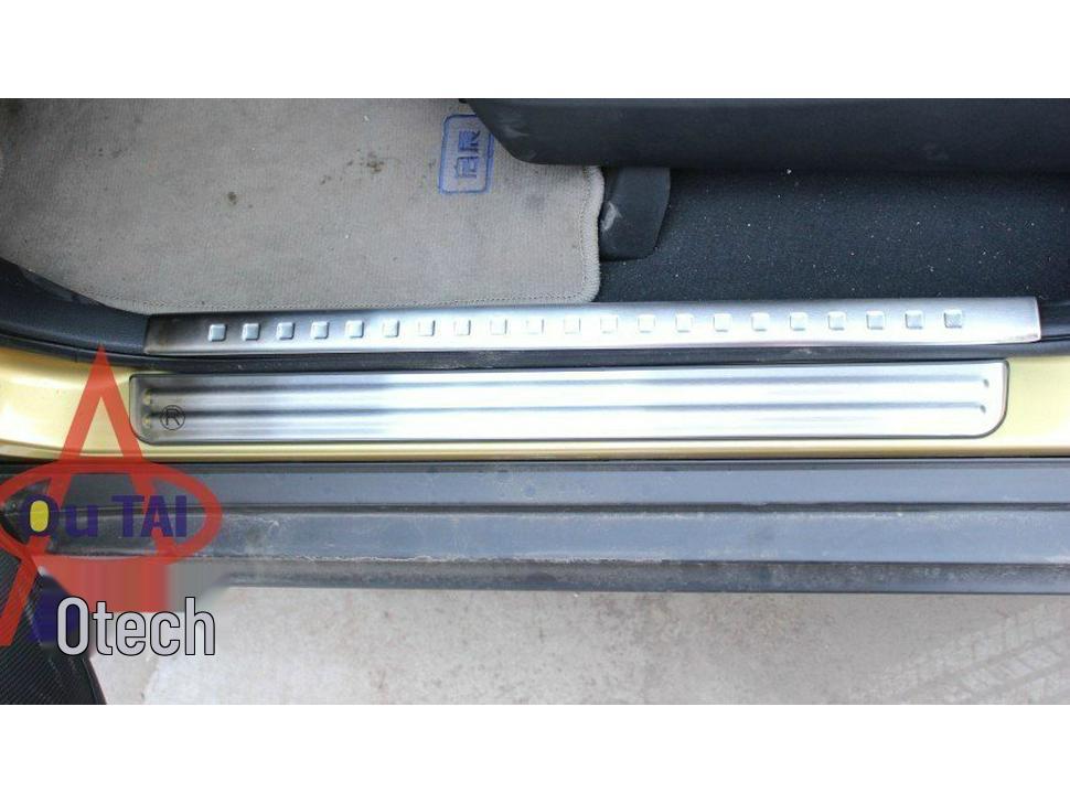 

Запчасти для тюнинга Venucia R50/D50: Добро пожаловать Педаль и Встроенная накладка на порог Plastic