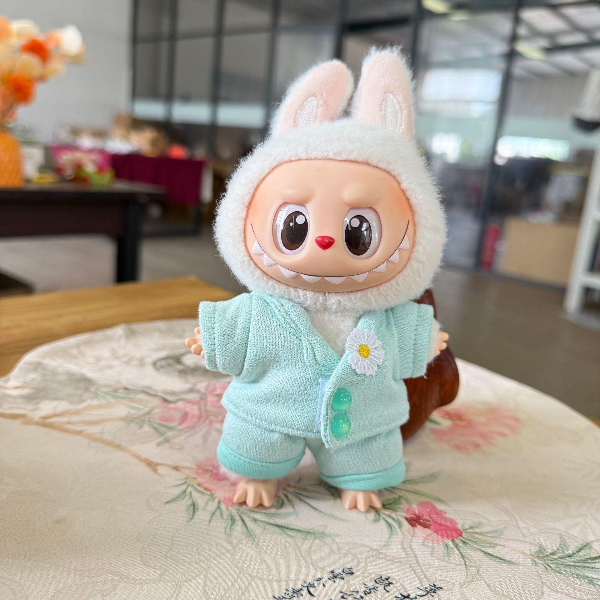 

Детская одежда для вечеринок LABUBU выполнена в том же стиле, что и костюм Labubu от GD. toy clothes