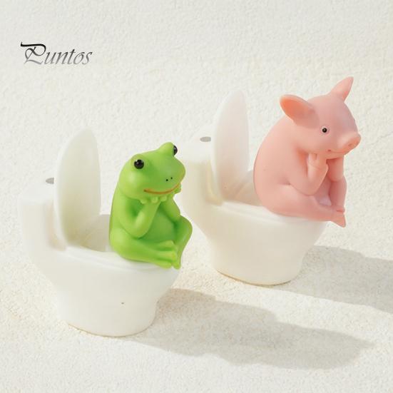 Funny Animal Toilet Figurines 2Pcs Resin Meditation Pig And Frog Figurines, Ornament for Desktop Whimsical Vinyl Figures Bookshelf Decor, Humorous