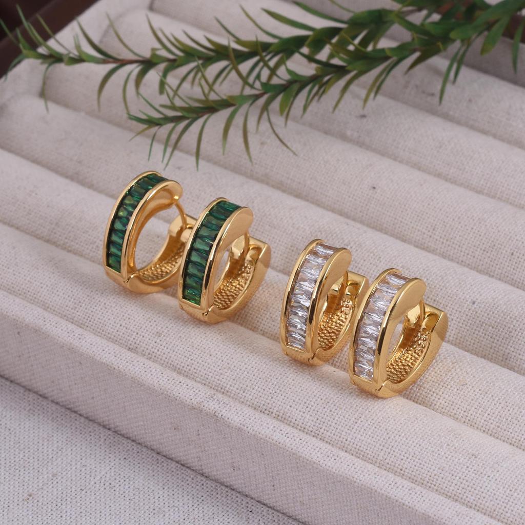 Elegant Heart-Shaped Zircon Ear Cuffs – Versatile, Stylish European & American Design