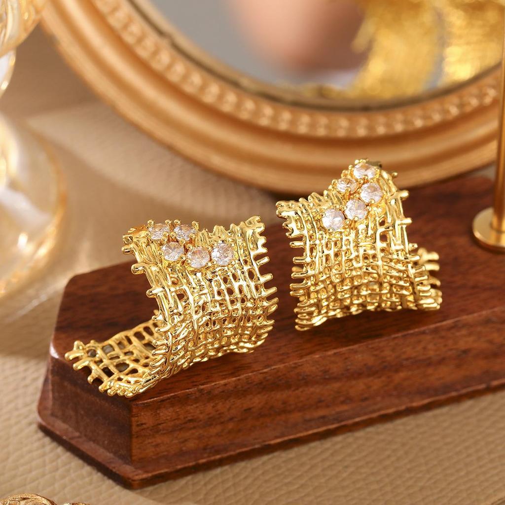 Elegant Zirconia and Hemp Rope Woven Earrings - Unique Micro-set Studs In European-American Light Luxury Style