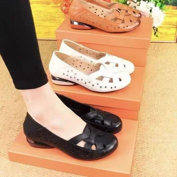 Hollow women's shoes summer breathable bag head middle-aged and elderly mother sandals leather soft sole women's hole single shoes comfortable an