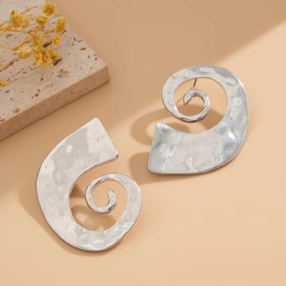 Exaggeration Fashion Gold Color Geometric Conch Spiral Pattern Stud Earrings for Women Summer Beach Jewelry Accessories Gifts