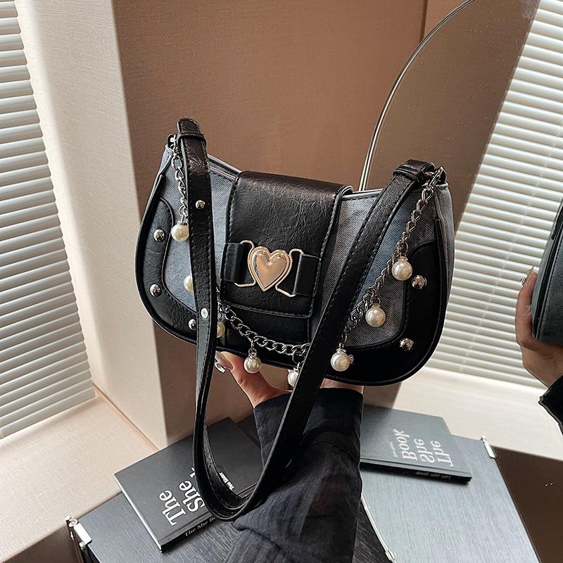 

Niche underarm bag women s 2024 new fashion contrasting color commuter shoulder bag foreign style versatile messenger bag чорний