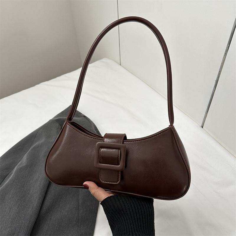 Chic Street Style Shoulder Bag For Women In Solid Black Or Brown Perfect For Daily Use