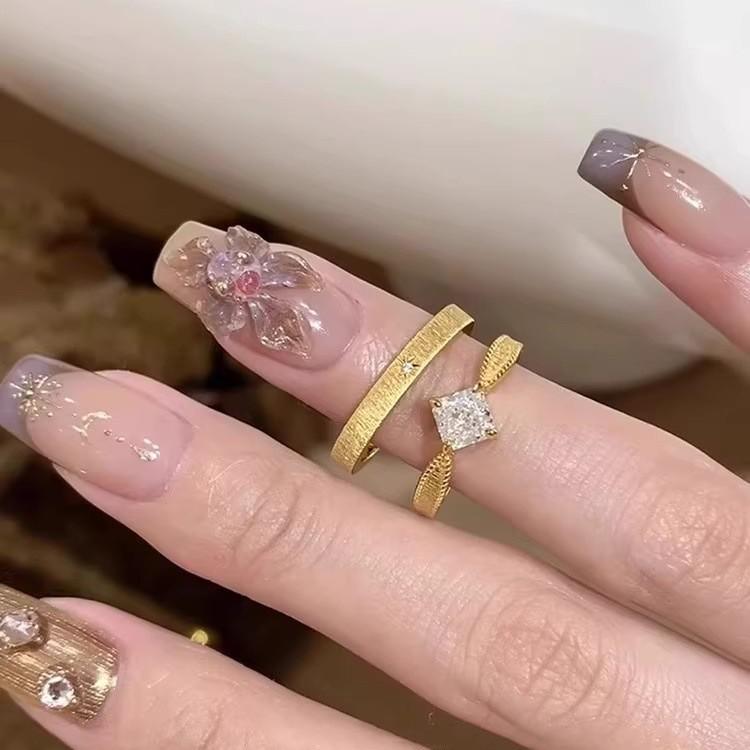 Gold Brushed Diamond Star Moissanite Ring - Women's Retro Stackable Luxury Piece
