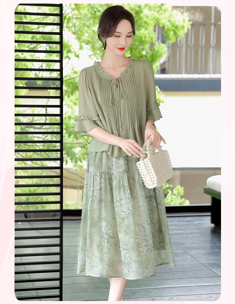 Mom’s 2026 Chiffon Print Slimming Two-Piece Dress for Middle-Aged & Elderly Women
