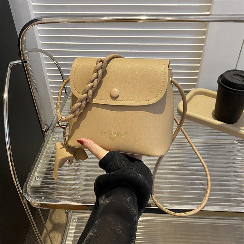 

Chic Korean Street Style Women s Crossbody Bag With Magnetic Closure And Soft Pu Material For Everyday Fashion хакі