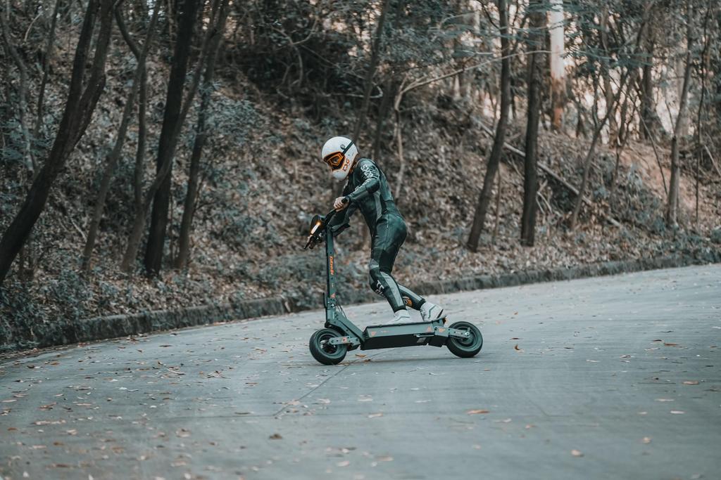 Kukirin G4 Electric Scooter, Peak 2400W Motor, 60V20Ah Battery, 11'' Vacuum Tires, LED Display, Front&Rear Suspension, Max Load 120KG