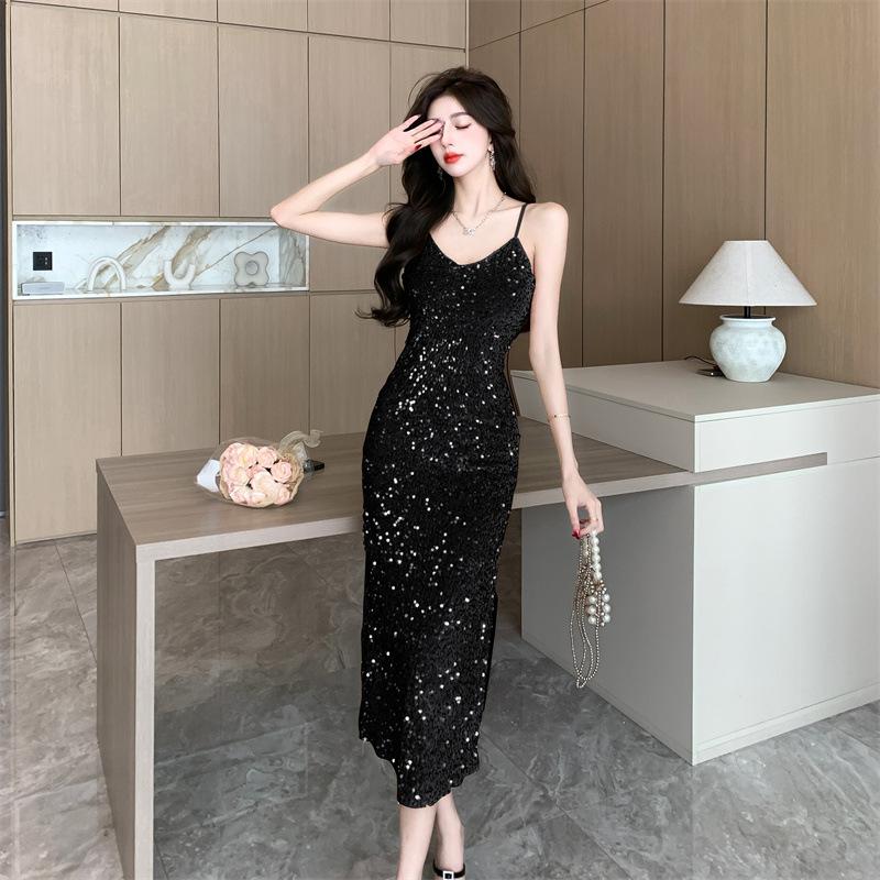 French Temperament Celebrity Suspender Dress, the New High-end Sense Is Super Good-looking, with Sequined Banquet Hip Skirt.