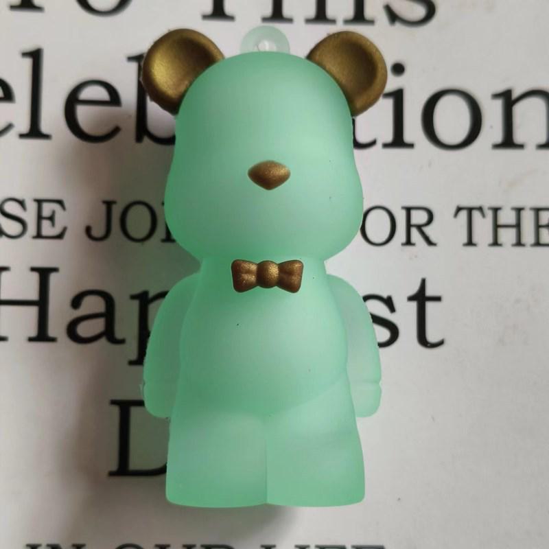 Cooler Lightning Silikon-Bär-Schlüsselanhänger für Taschen und Autos