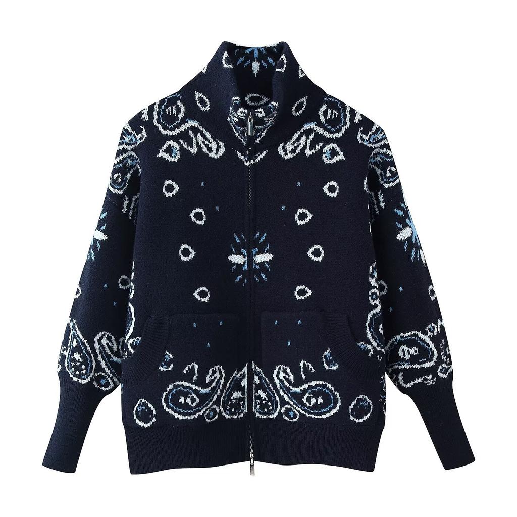 New, vintage three-color zipper with long-sleeved cardigan sweater.