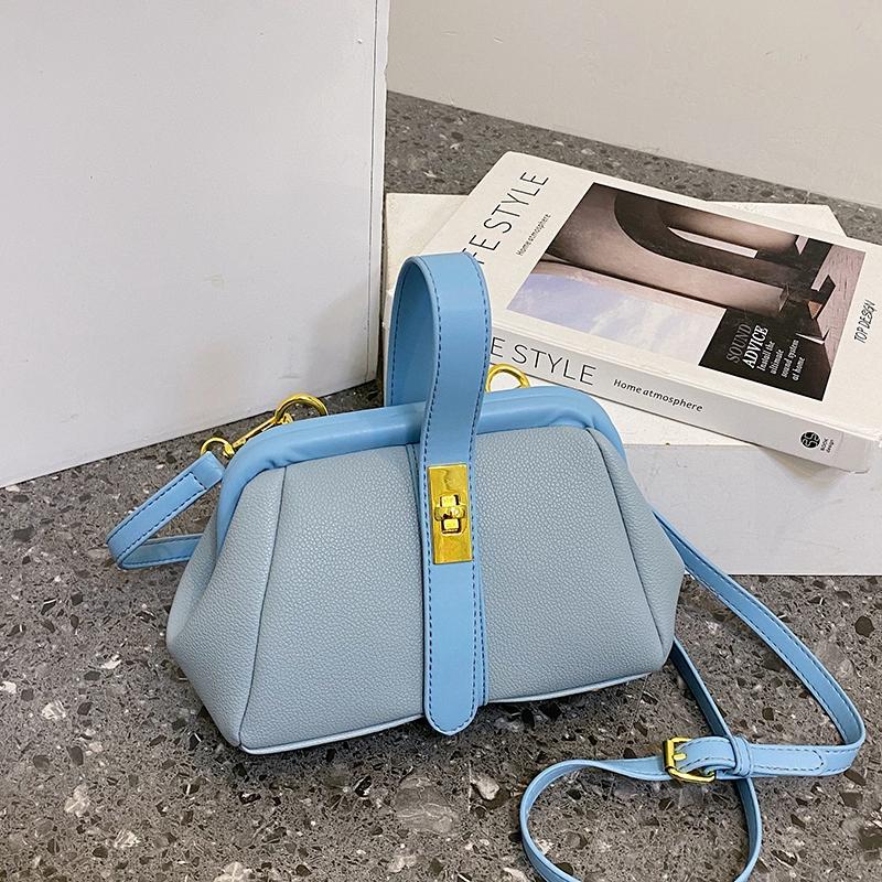 Fashionable Shell Handbag Women's Mini Shoulder Bag 2026 Stylish Personalized Crossbody Bag for Ladies Trendy Handbag