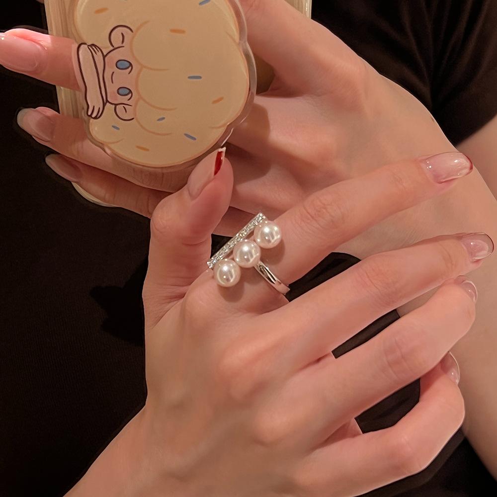 

Vertical Balance Beam Seiko Silver Ring Vintage Premium Round Extremely Strong Light Imitation Pearl Delicate Ring