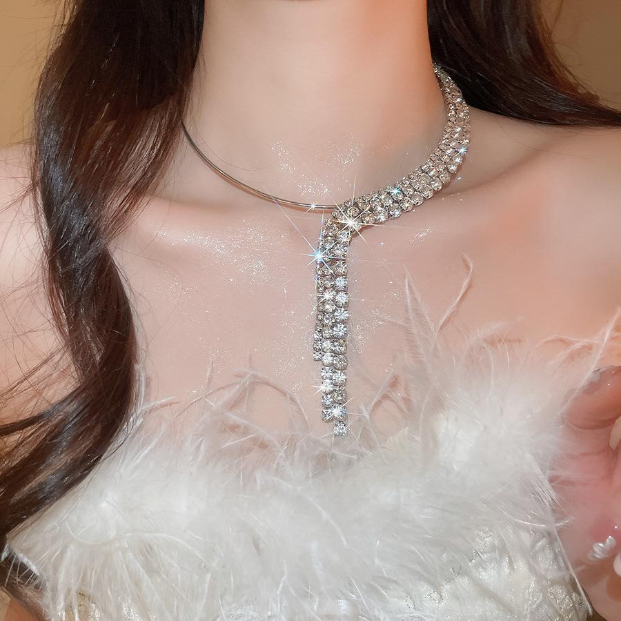 Elegante Collana Choker con Nappa di Diamanti Light Luxury per Donna